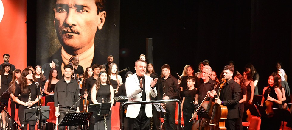 Kepez’de müziğin ustaları ve genç yetenekler aynı sahnede