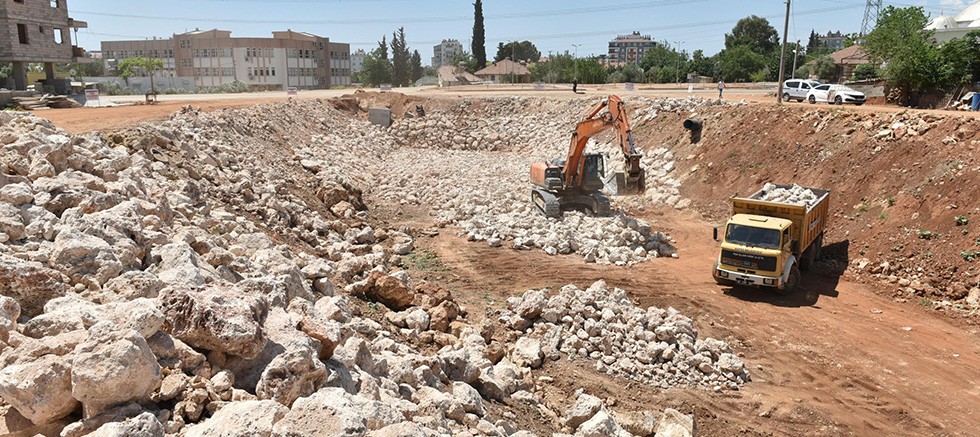 Kepez’den su baskınlarına karşı hummalı çalışma