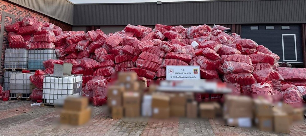 Kepez İlçesinde Kaçak Alkol Operasyonu