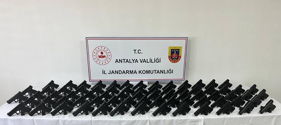 Kepez İlçesinde Kaçak Silah Operasyonu