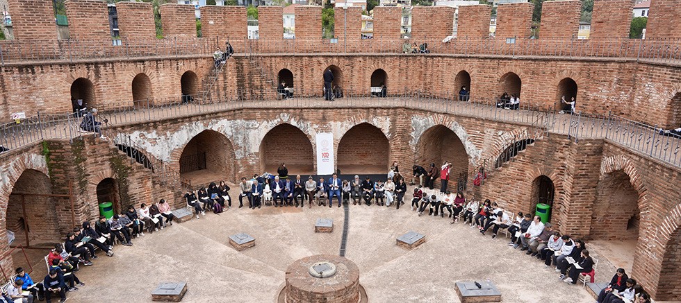 Kızılkule'nin 800. yılında 800 kişiyle okuma etkinliği
