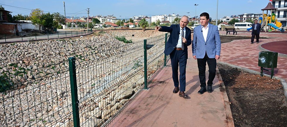 Kocagöz, Şelale Mahallesi’ne kazandırılan yeni park alanını inceledi