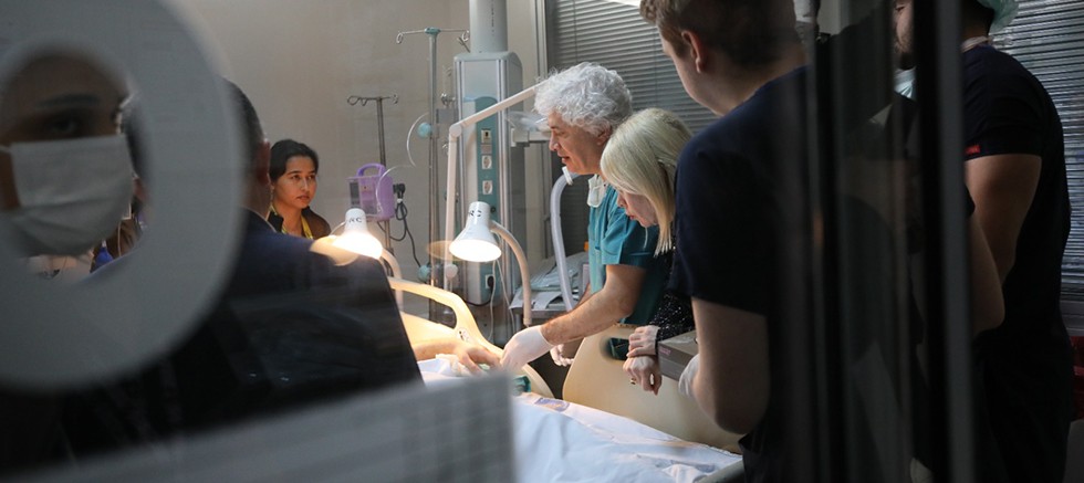 Kolu ve Bacağı Kopan Hastalar 10 Saatte Aynı Anda Ameliyat Edildi