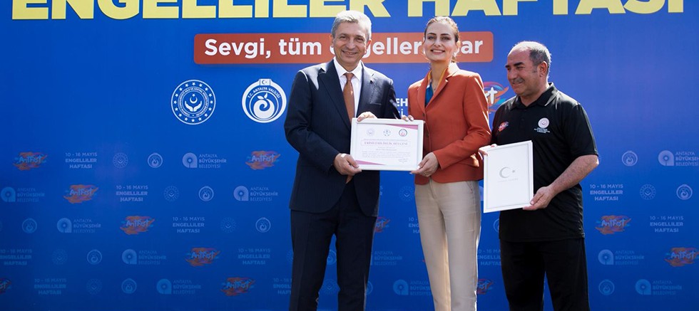 Korkuteli Belediyesi'ne Engelli Erişiminde İlk Belge