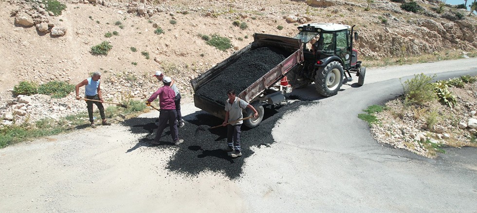 Korkuteli Belediyesi Yama Çalışmalarına Devam Ediyor