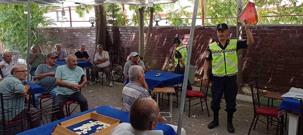 Köy Yolunda Trafikte Herşey Yolunda Projesi Kapsamında Vatandaşlara Eğitim