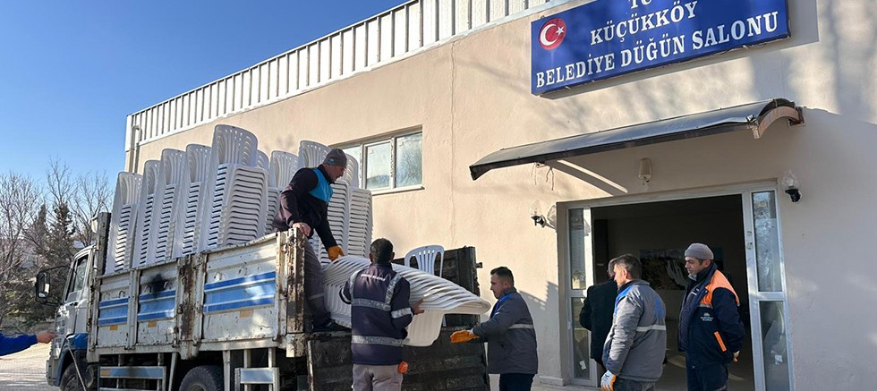 Küçükköy Sosyal Tesisi'ne Başkan Caran'dan anlamlı destek: 500 yeni sandalye teslim edildi