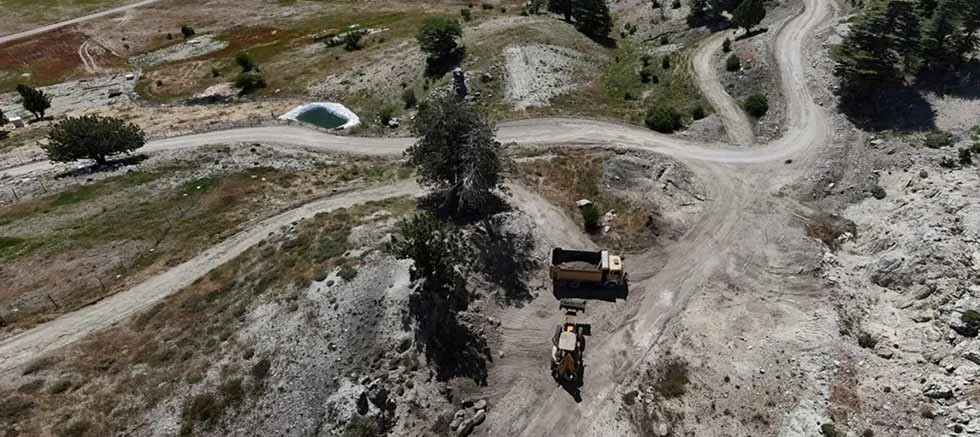 Kumluca Belediyesi yayla yollarında yol bakım ve onarım çalışmalarını sürdürüyor