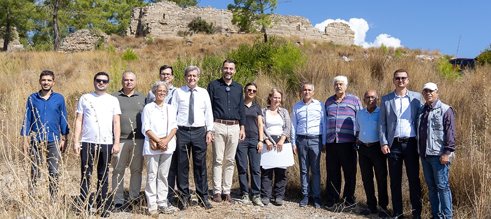 Manavgat Belediyesi'nden Lyrbe antik kentindeki kazı çalışmalarına destek