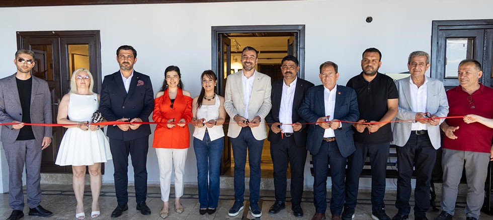 Manavgat Belediyesi seramik sergisi sanatseverlerle buluştu