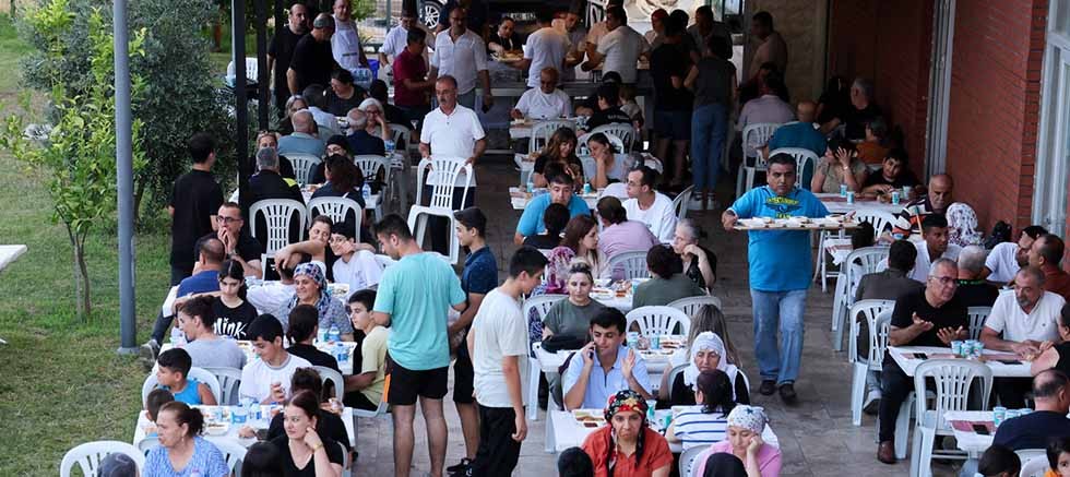 Manavgat Cemevi'nde lokmalar paylaşıldı