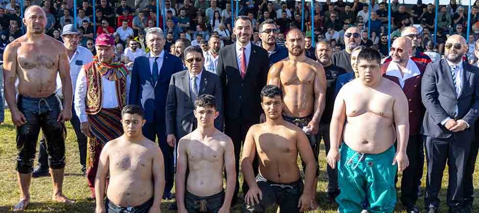 Manavgat Güreşlerinde anlamlı ilk: Özel bireyler er meydanında