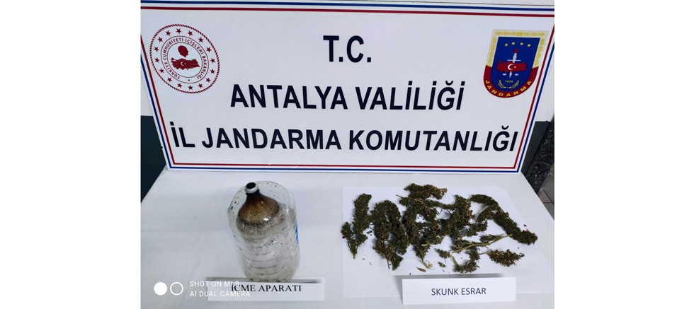 Manavgat'ta 90 gram uyuşturucu madde ile aparat ele geçirildi