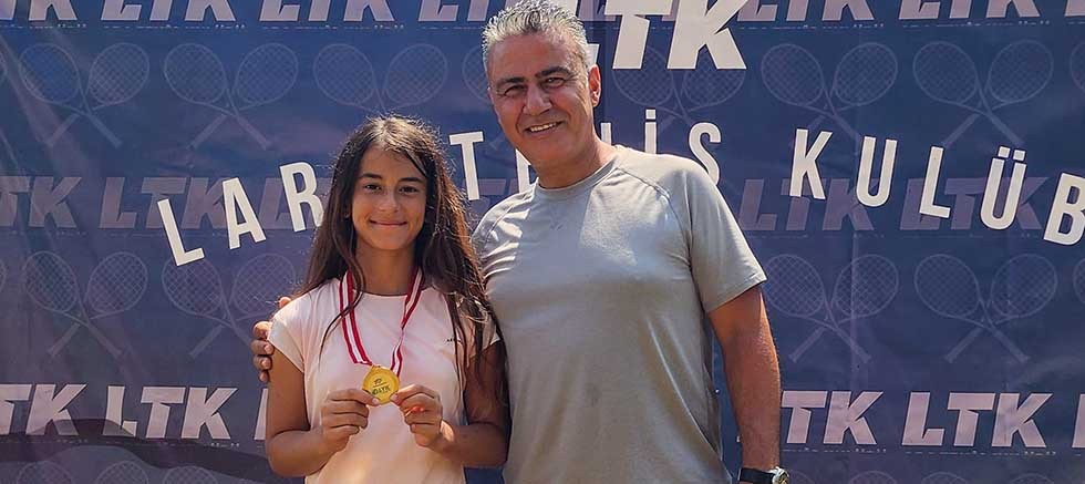 Mavi Asya Yıldırım'dan gururlandıran başarı