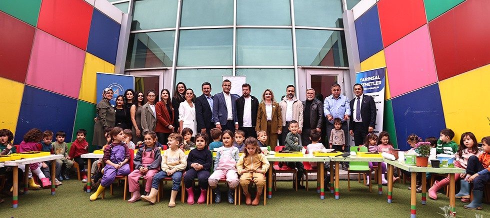 Minikler “Bir Saksı Bir Umut” projesiyle toprakla buluştu