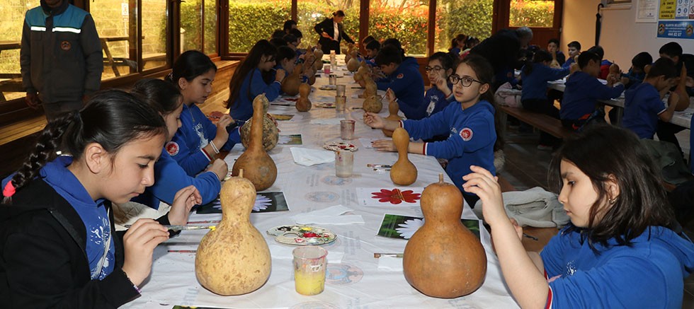 Miniklere doğa ve sanatla iç içe eğitim