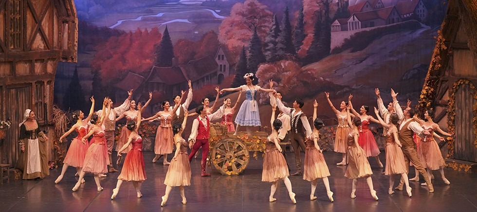 Mozart'tan romantik baleye... Nisan ayında sahnenin ritme yükseliyor