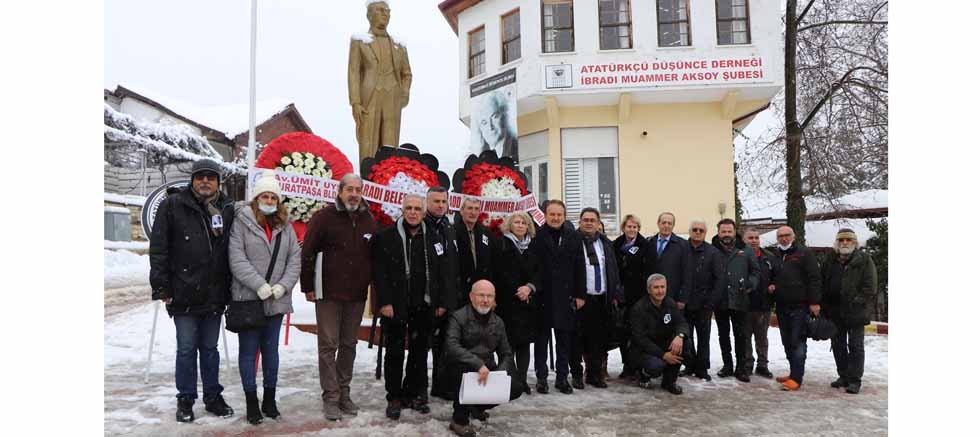 Muammer Aksoy memleketi İbradı'da anıldı