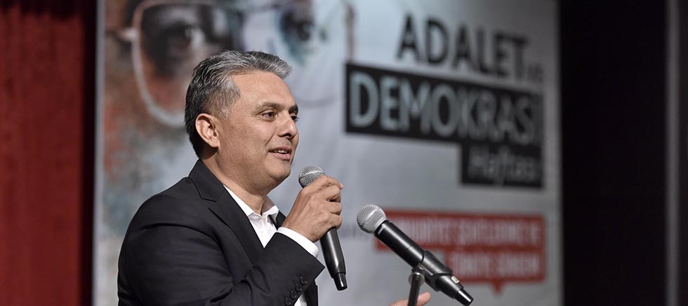 Muratpaşa’da aydınlığa adanmış bir panel