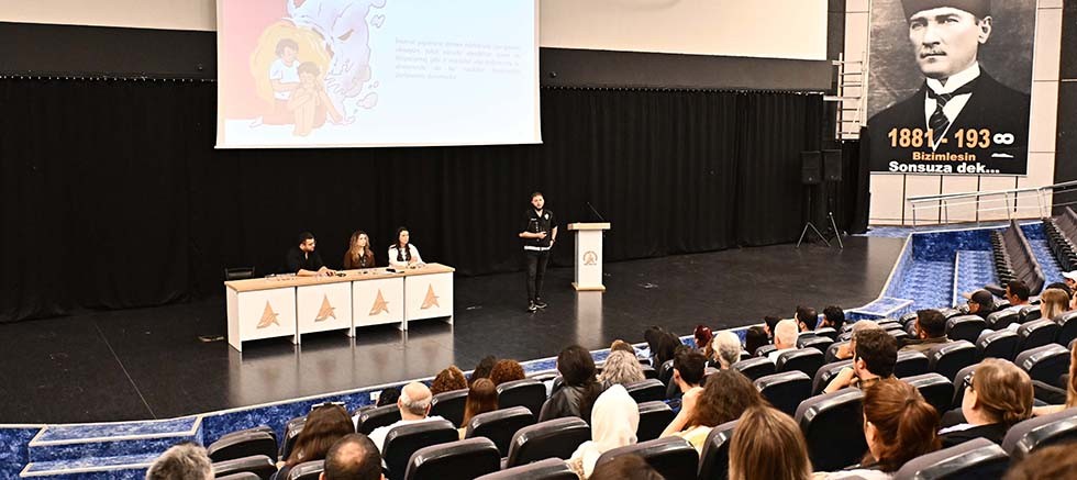 Muratpaşa’dan madde bağımlılığını önleme konferansı