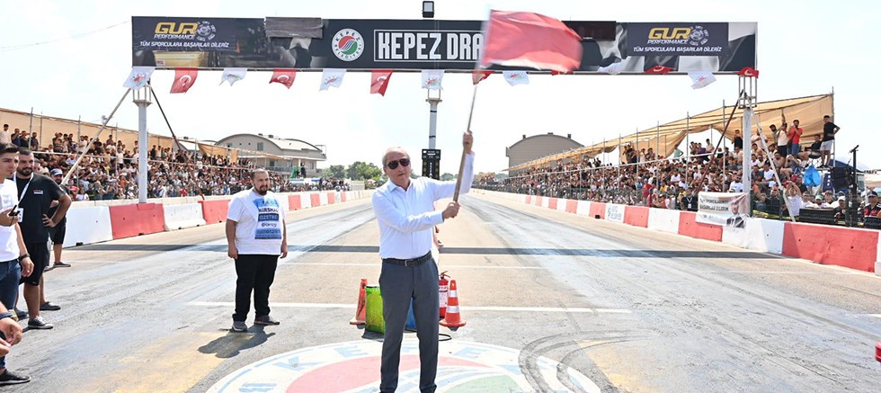 Otodrag yarışlarının startını Başkan Kocagöz verdi