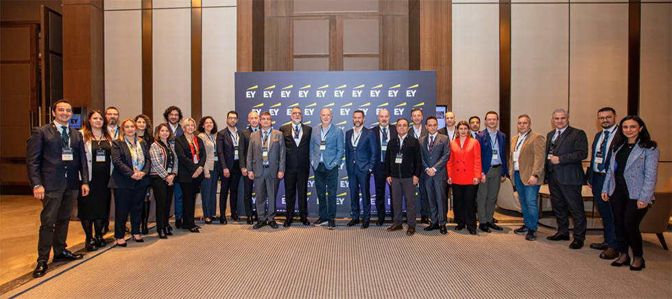 Otomotiv sektörü temsilcileri, EY Türkiye tarafından düzenlenen yuvarlak masa toplantısında bir araya geldi