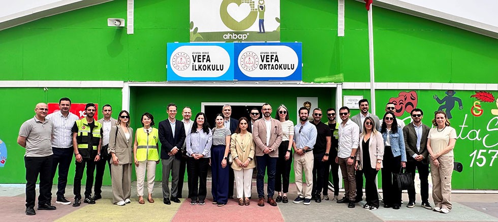 Pfizer Türkiye ve Ahbap Derneği'nden anlamlı iş birliği: Deprem Bölgesi Adıyaman'da Vefa İlk ve Orta Okulu Açıldı