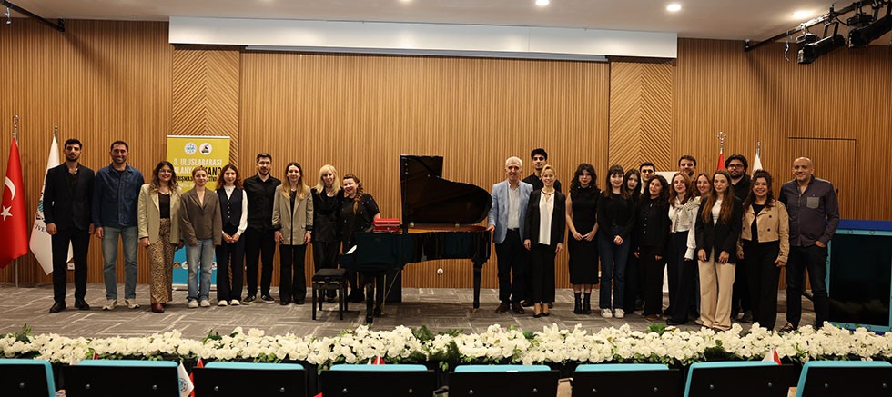Piyanistler ALKÜ'de yarıştı