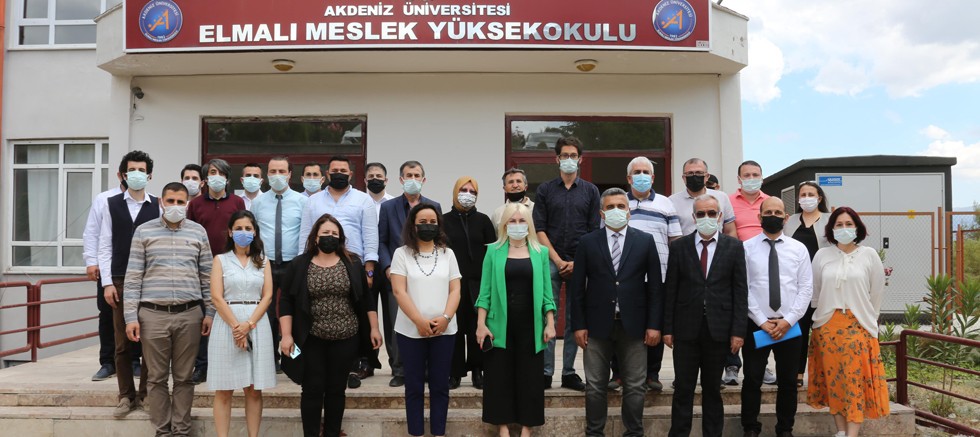 Rektör Özkan, Korkuteli ve Elmalı MYO’larını ziyaret etti
