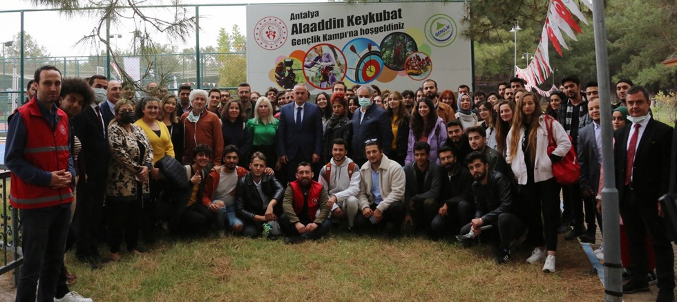 Rektör Özkan kültür ve spor topluluklarının başkanlarıyla bir araya geldi