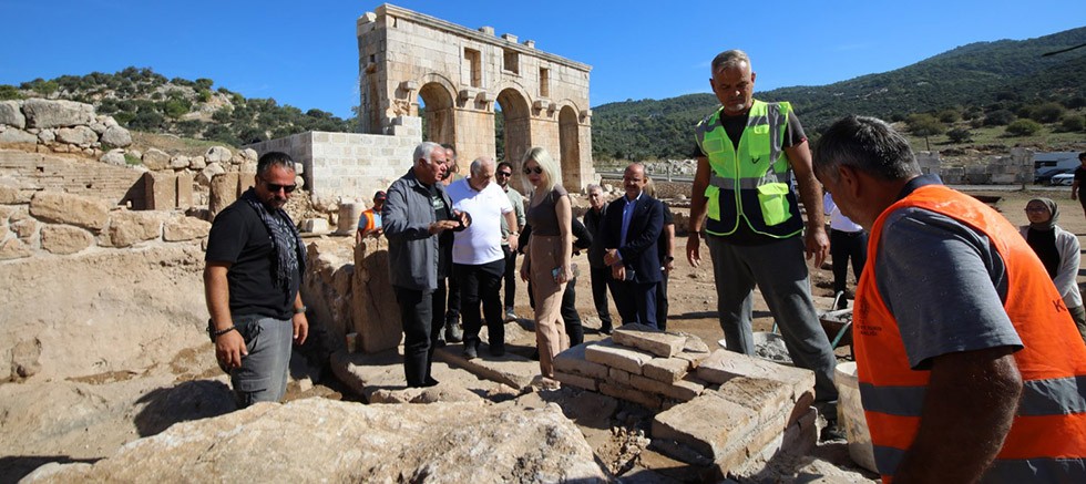 Rektör Özkan Patara Antik Kenti’nde İncelemelerde Bulundu