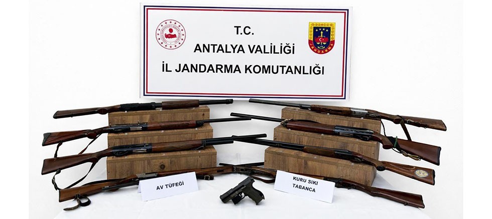 Ruhsatsız silah ve av tüfeği ele geçirildi
