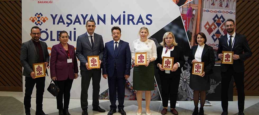 Sanatseverlerin yoğun ilgi gösterdiği Isparta Yaşayan Miras Şöleni sona erdi