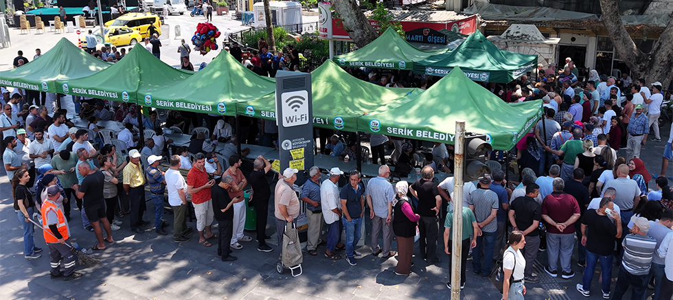 Serik'de 3 bin kişilik aşure ikramı