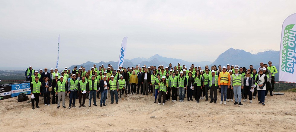 “Sıfır Atık ile Doğaya Saygı Duy” Projesi’nde çevre temizliği hareketi Antalya’dan başladı