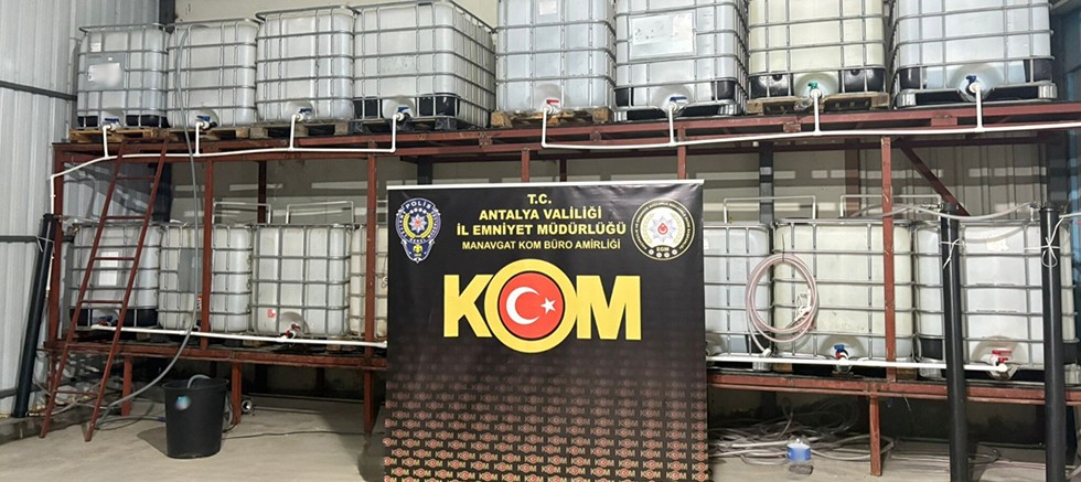 Son bir haftada 50 şişe kaçak içki ele geçirildi