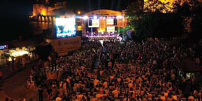 17. Alanya Uluslararası Caz Festivali muhteşem performanslarla başladı