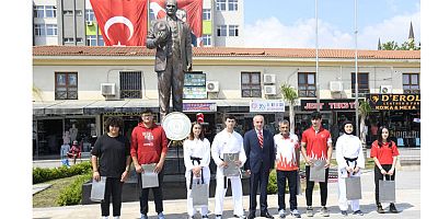 19 Mayıs Atatürk'ü Anma, Gençlik ve Spor Bayramı Kemer'de coşkuyla kutlandı