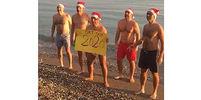 2021’i denize girerek kutladılar