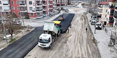 206. caddede asfaltlama yapıldı