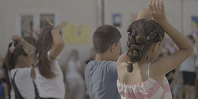 23 Nisan'da KODA'dan çağrı: Çocukların eğitimi sadece akademik başarıya indirgenmemeli 