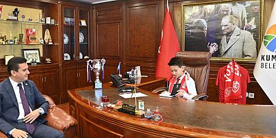 23 Nisan dolayısıyla temsili çocuk Belediye Başkanı görevde...