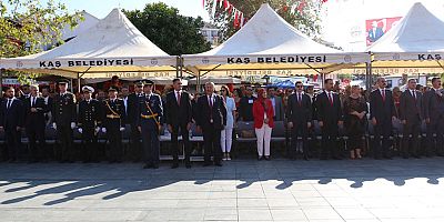 29 Ekim Cumhuriyet Bayramı Kaş’ta törenle kutlandı