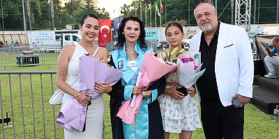 50 yaşındaki ALKÜ'lü Selda, kızının kanseri yendiği gün dereceyle mezun oldu