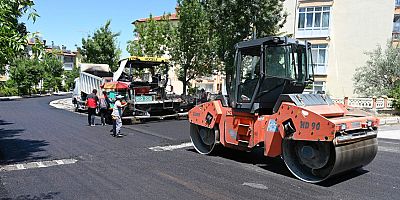 5704 Sokağın asfaltı yenilendi