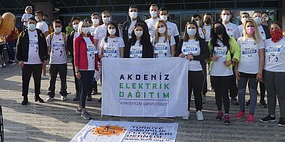 AEDAŞ çalışanları, Runatolia Maratonu’nda omurilik felçlilerinin ‘yol arkadaşı oldu’