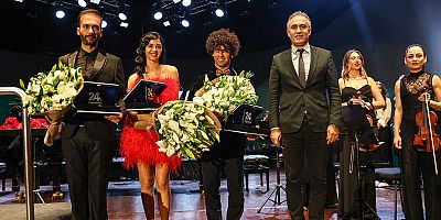 Agora Senfoni Orkestrası, Piyano Festivali’nde Sokak Hayvanları İçin Sahne Aldı