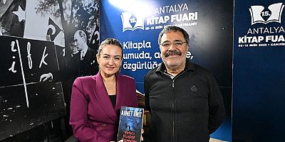 Ahmet Ümit Antalya Kitap Fuarı’nda okurlarıyla buluştu