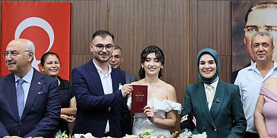 Aile ve Gençlik Fonu kapsamında yeni yuva kuran 18 bin 334 genç için Eylül ayında 2 milyar 76 milyon lira ödeme yapıldı