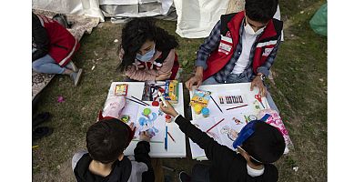 Aile ve Sosyal Hizmetler Bakanlığı mobil ekipleri çocuklar için sahada